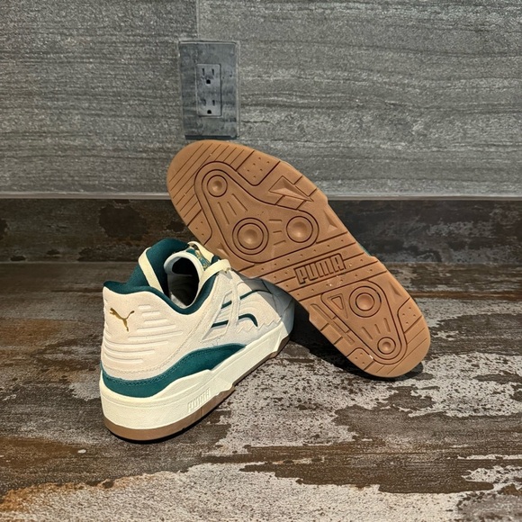 Puma Sneakers White & Green Size 11 US Men Like New - Picture 3 of 3